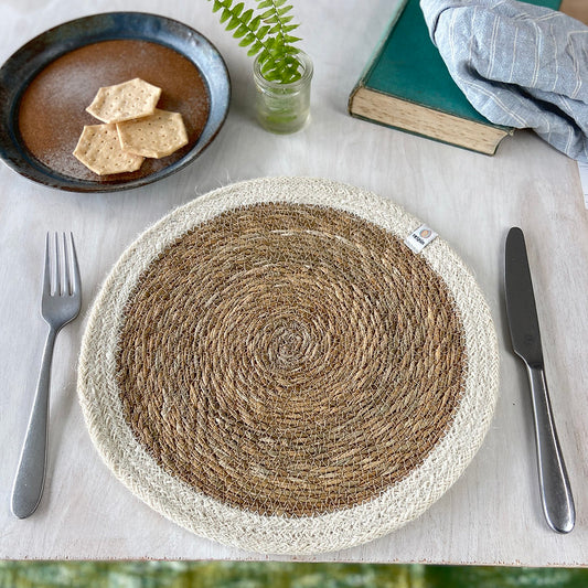 White Edge Table Mat
